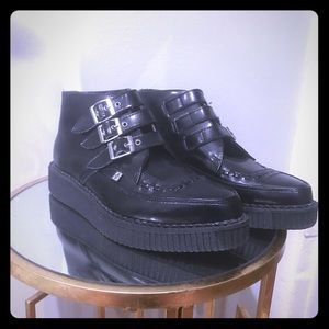 Black pointed T.U.K creeper booties.